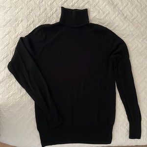 J Crew black women’s turtleneck